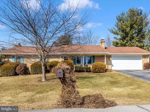 17814 Bluebell Dr, Hagerstown, MD 21740