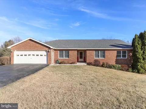 606 Fair Meadows Blvd, Hagerstown, MD 21740