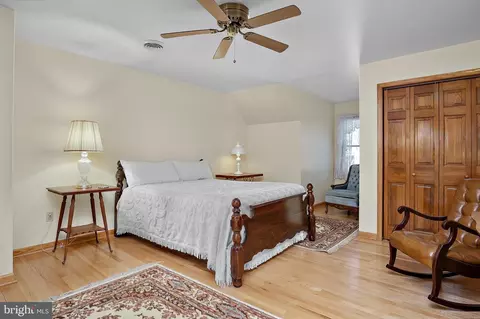Bedroom - 13810 Franks Run Rd, Smithsburg, MD 21783 photo 7 of 8