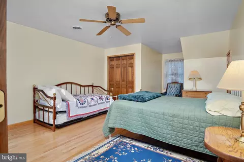 Bedroom - 13810 Franks Run Rd, Smithsburg, MD 21783 photo 6 of 8