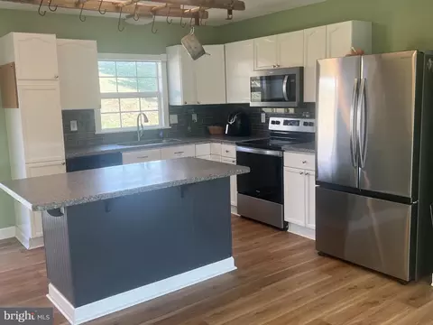 Kitchen - 100 Vodys Ct, Smithsburg, MD 21783 photo 2 of 2