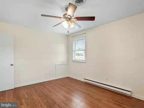 Bedroom - 12738 Spickler Rd, Clear Spring, MD 21722 photo 5 of 8