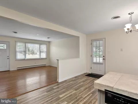 Living - 12738 Spickler Rd, Clear Spring, MD 21722 photo 3 of 4