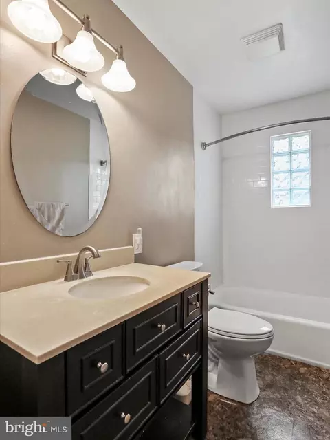 Bath - 12738 Spickler Rd, Clear Spring, MD 21722 photo 2 of 2