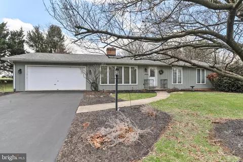 19523 Spring Valley Dr, Hagerstown, MD 21742