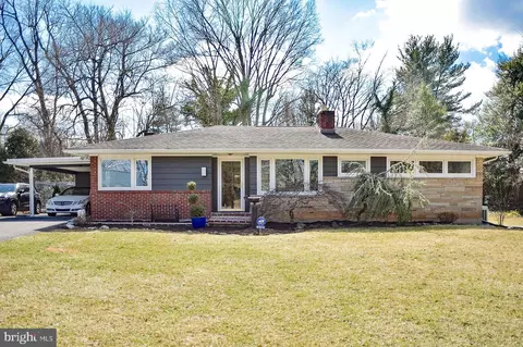 18713 Briarwood Dr, Hagerstown, MD 21742