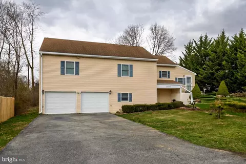 12326 Delwood Ave, Hagerstown, MD 21740