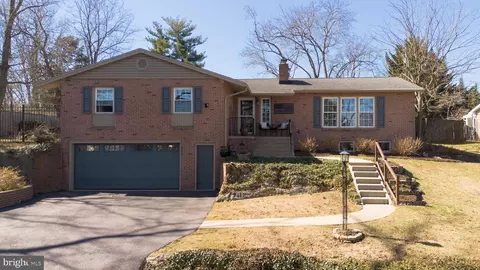 13706 Woodland Heights Dr, Hagerstown, MD 21742