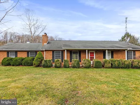 Exterior - 12440 Indian Springs Rd, Clear Spring, MD 21722 photo 4 of 10