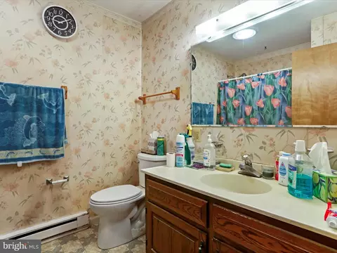Bath - 12440 Indian Springs Rd, Clear Spring, MD 21722 photo 2 of 2