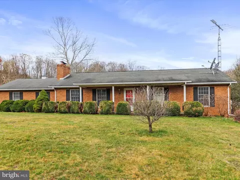 Exterior - 12440 Indian Springs Rd, Clear Spring, MD 21722 photo 6 of 10