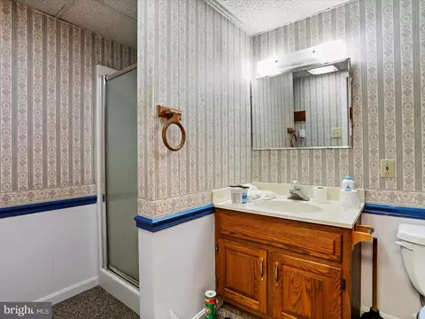 Bath - 12440 Indian Springs Rd, Clear Spring, MD 21722 photo 1 of 2