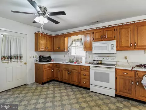 Kitchen - 12440 Indian Springs Rd, Clear Spring, MD 21722 photo 3 of 5