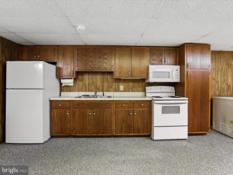 Kitchen - 12440 Indian Springs Rd, Clear Spring, MD 21722 photo 4 of 5
