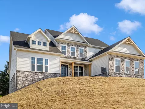 20417 Trout Dr, Hagerstown, MD 21740