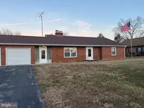 10917 Kemper Dr, Williamsport, MD 21795