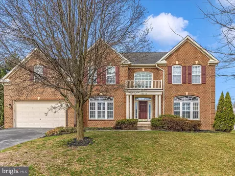 19345 Paradise Manor Dr, Hagerstown, MD 21742