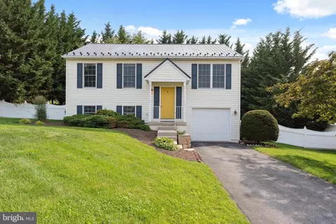 Exterior - 105 Daniels Ct, Smithsburg, MD 21783 photo 2 of 9