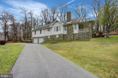 14625 Hilltop Rd, Cascade, MD 21719 photo 2