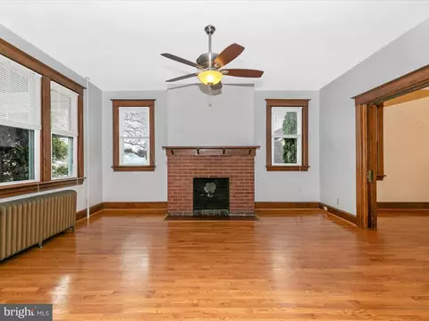 Living - 105 E Maple St, Funkstown, MD 21734 photo 8 of 11