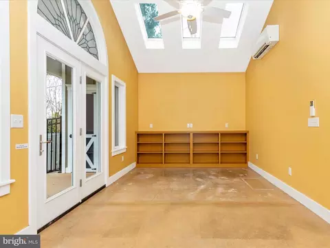 Living - 105 E Maple St, Funkstown, MD 21734 photo 5 of 11