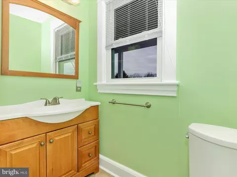 Bath - 105 E Maple St, Funkstown, MD 21734 photo 2 of 5