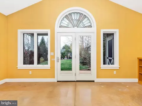 Entry Way - 105 E Maple St, Funkstown, MD 21734 photo 1 of 3