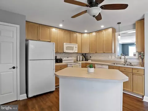 Kitchen - 105 Eagles Rdg, Smithsburg, MD 21783 photo 2 of 2