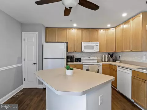 Kitchen - 105 Eagles Rdg, Smithsburg, MD 21783 photo 1 of 2