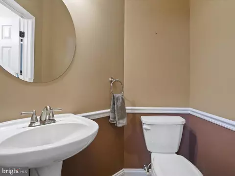 Entry Way - 105 Eagles Rdg, Smithsburg, MD 21783 photo 2 of 2