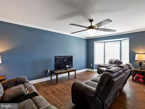 Living - 105 Eagles Rdg, Smithsburg, MD 21783 photo 2 of 3