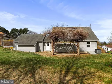 22904 Civic Cir, Smithsburg, MD 21783 photo 32