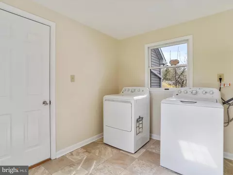 22904 Civic Cir, Smithsburg, MD 21783 photo 18