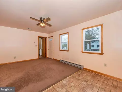Living - 14244 Windy Haven Rd, Smithsburg, MD 21783 photo 6 of 6