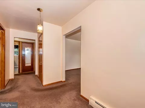 Entry Way - 14244 Windy Haven Rd, Smithsburg, MD 21783 photo 2 of 5