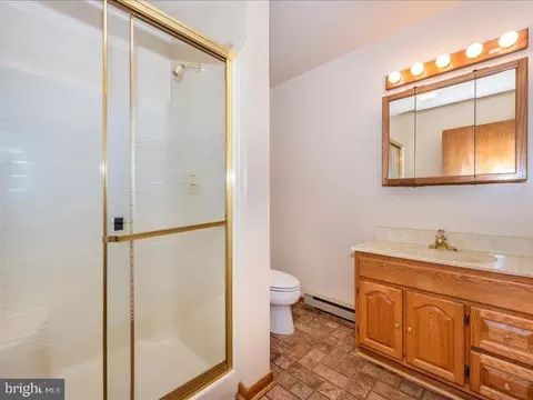 Bath - 14244 Windy Haven Rd, Smithsburg, MD 21783 photo 1 of 5