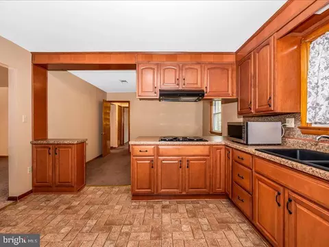Entry Way - 14244 Windy Haven Rd, Smithsburg, MD 21783 photo 3 of 5
