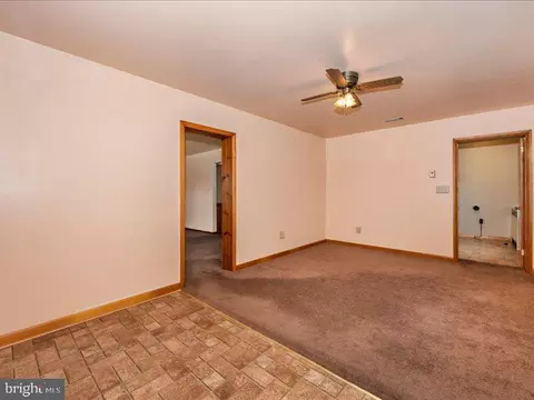 Living - 14244 Windy Haven Rd, Smithsburg, MD 21783 photo 5 of 6