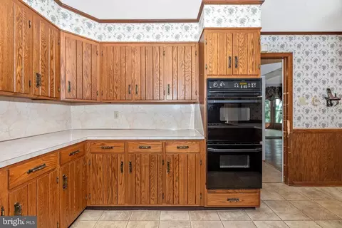 Kitchen - 13120 Ingram Dr, Smithsburg, MD 21783 photo 8 of 10