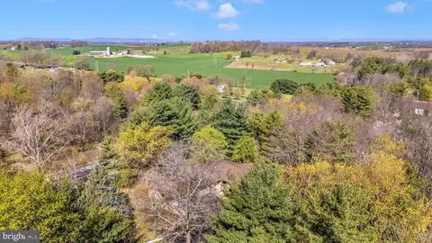 View/Area - 13120 Ingram Dr, Smithsburg, MD 21783 photo 1 of 13