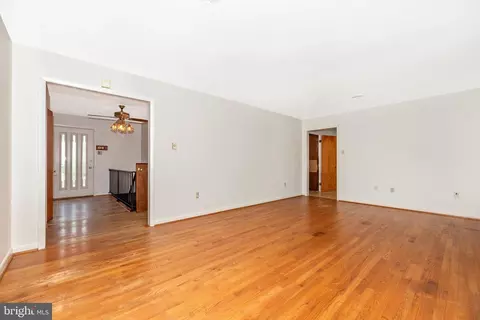 Living - 13120 Ingram Dr, Smithsburg, MD 21783 photo 2 of 5