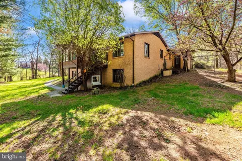 Exterior - 13120 Ingram Dr, Smithsburg, MD 21783 photo 6 of 11