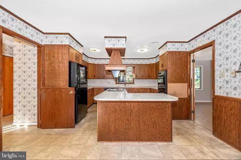 Kitchen - 13120 Ingram Dr, Smithsburg, MD 21783 photo 1 of 10