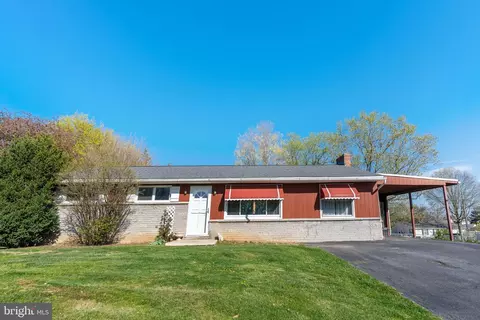 13911 Blue Mountain Dr, Maugansville, MD 21767