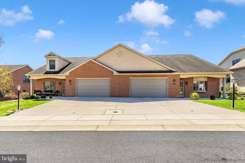 19409 Moonstone Dr, Hagerstown, MD 21742