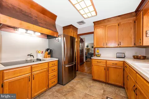 Kitchen - 22019 Mohawk Dr, Smithsburg, MD 21783 photo 2 of 5