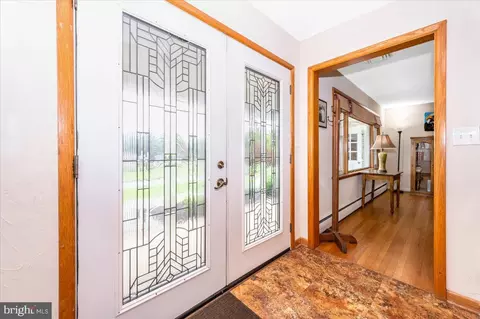 Entry Way - 22019 Mohawk Dr, Smithsburg, MD 21783 photo 1 of 5