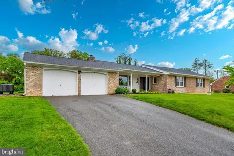 22019 Mohawk Dr, Smithsburg, MD 21783