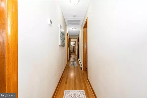 Entry Way - 22019 Mohawk Dr, Smithsburg, MD 21783 photo 4 of 5
