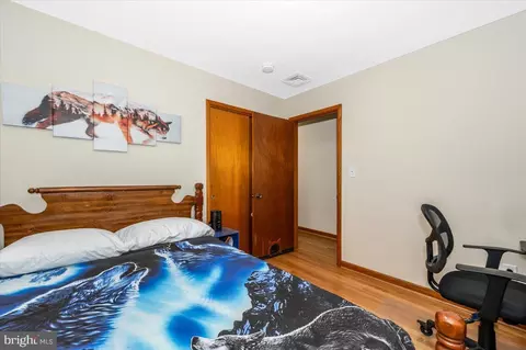 Bedroom - 22019 Mohawk Dr, Smithsburg, MD 21783 photo 7 of 7